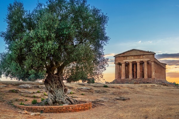 Que visiter à Agrigente temple antique agrigente coucher de soleil