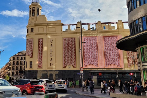 Callao Madrid vie urbaine Espagne Cine Callao façade historique Madrid