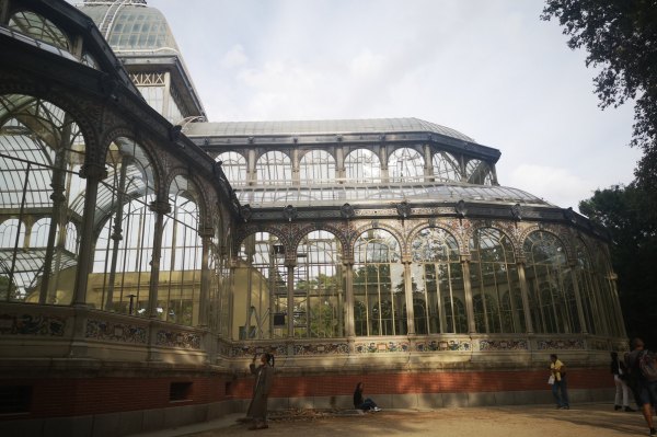 Palais parc retiro Palacio Cristal Retiro Madrid bâtiment exposition