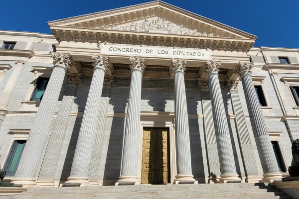 façade imposante Madrid Cortes Palacio de las Cortes Madrid parlement