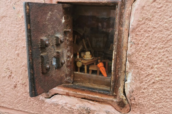 balade Madrid agréable famille porte miniature souris Madrid centre