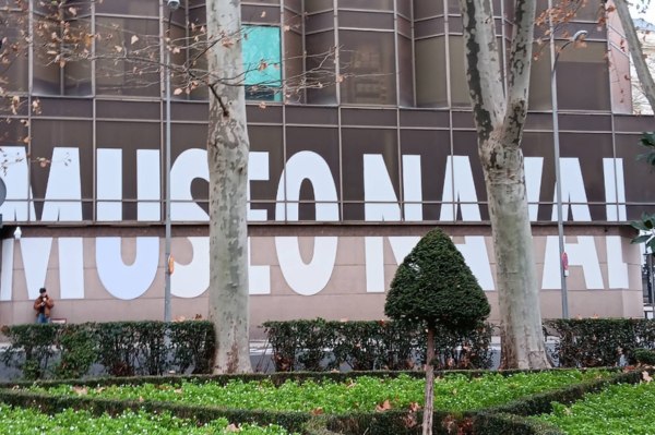 memorial Madrid guerre indépendance musée naval Madrid façade extérieure