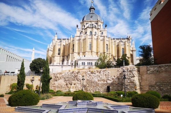 itinéraire Madrid 1 jour famille parc Emir Mohamed Madrid muraille