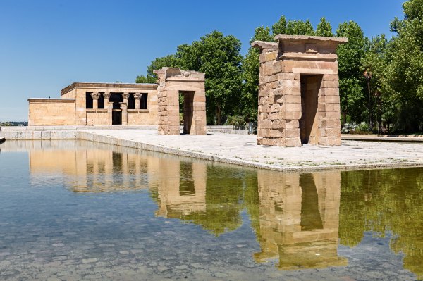 Un des plus beaux spots coucher de soleil temple égyptien Madrid parc Oeste