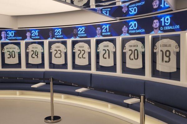 stade Santiago Bernabeu Madrid extérieur rénové Visite vestiaire Real Madrid