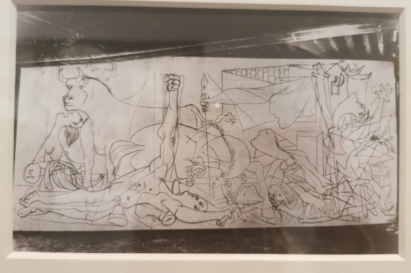 L'œuvre la plus célèbre du musée Reina Sofía Reproduction de Guernica de Picasso au musée Reina Sofía