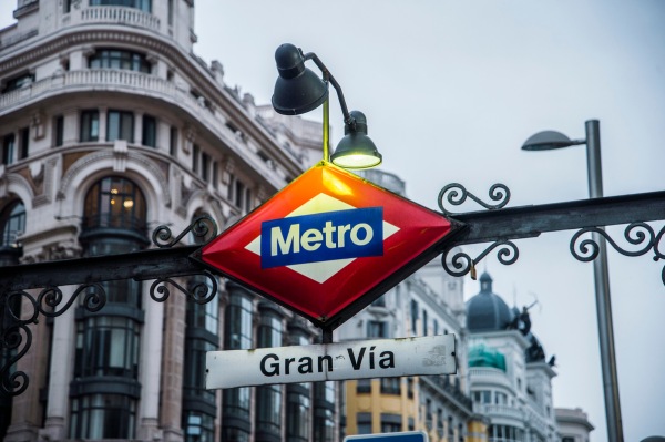 Une ville animée jusqu'au bout de la nuit Transports à Madrid pour un week end