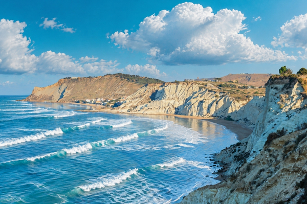 Scala dei Turchi visite en Sicile Falaise blanche de la Scala dei Turchi au bord de la mer en Sicile